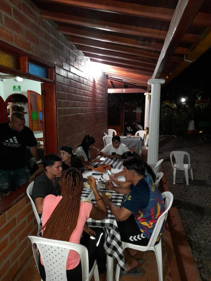 Hotel Boutique Los Gentiles Santa Fe de Antioquia Eksteriør bilde