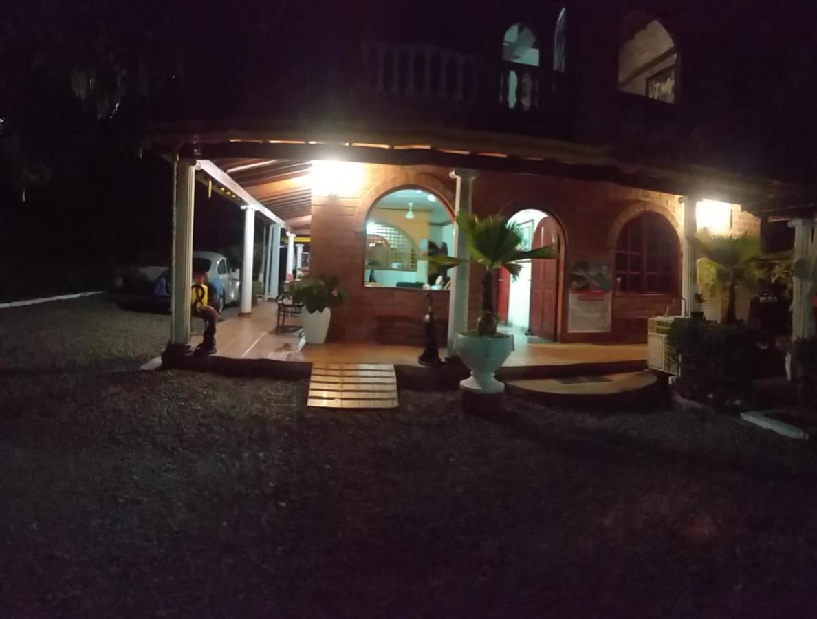 Hotel Boutique Los Gentiles Santa Fe de Antioquia Eksteriør bilde